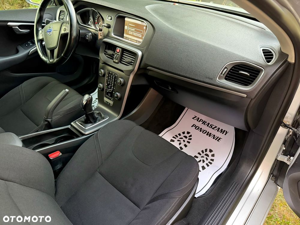 Volvo V40 D2 Kinetic - 9