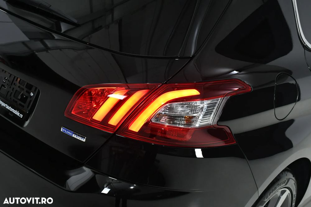 Peugeot 308 1.2 e-THP STT Allure - 25