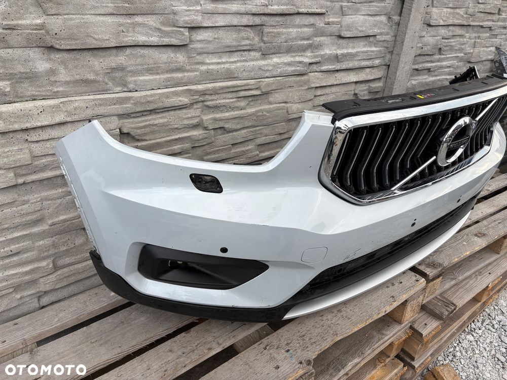 Volvo XC40 2017-  zderzak przedni - 3