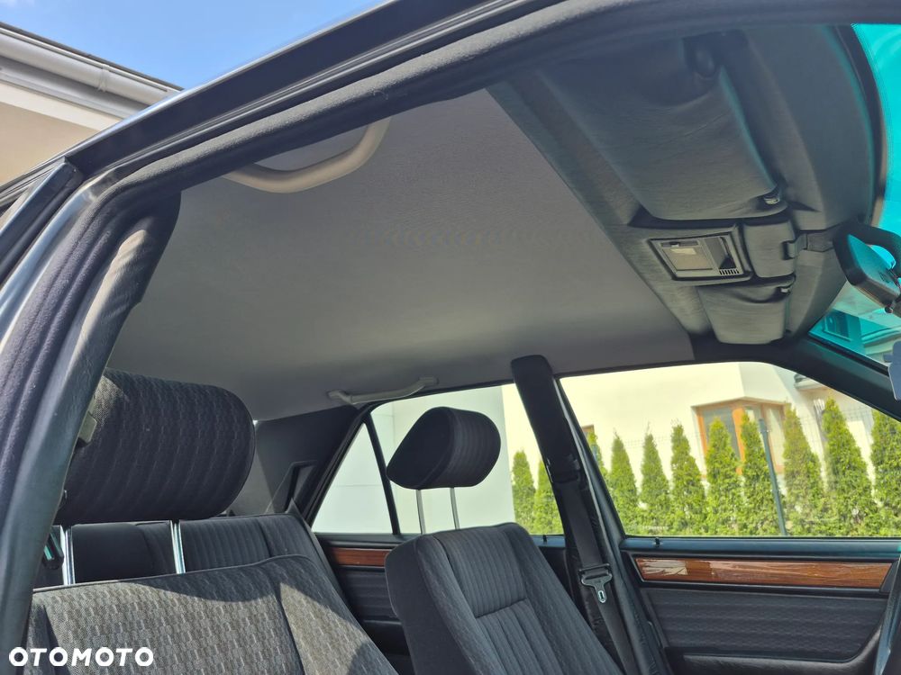 Mercedes-Benz W124 (1984-1993) - 27