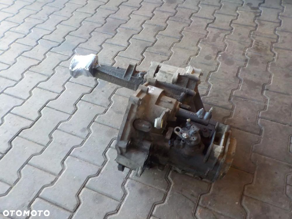 VW T4 90-95 1.9 TD 2.4D SKRZYNIA BIEGÓW AYE - 3