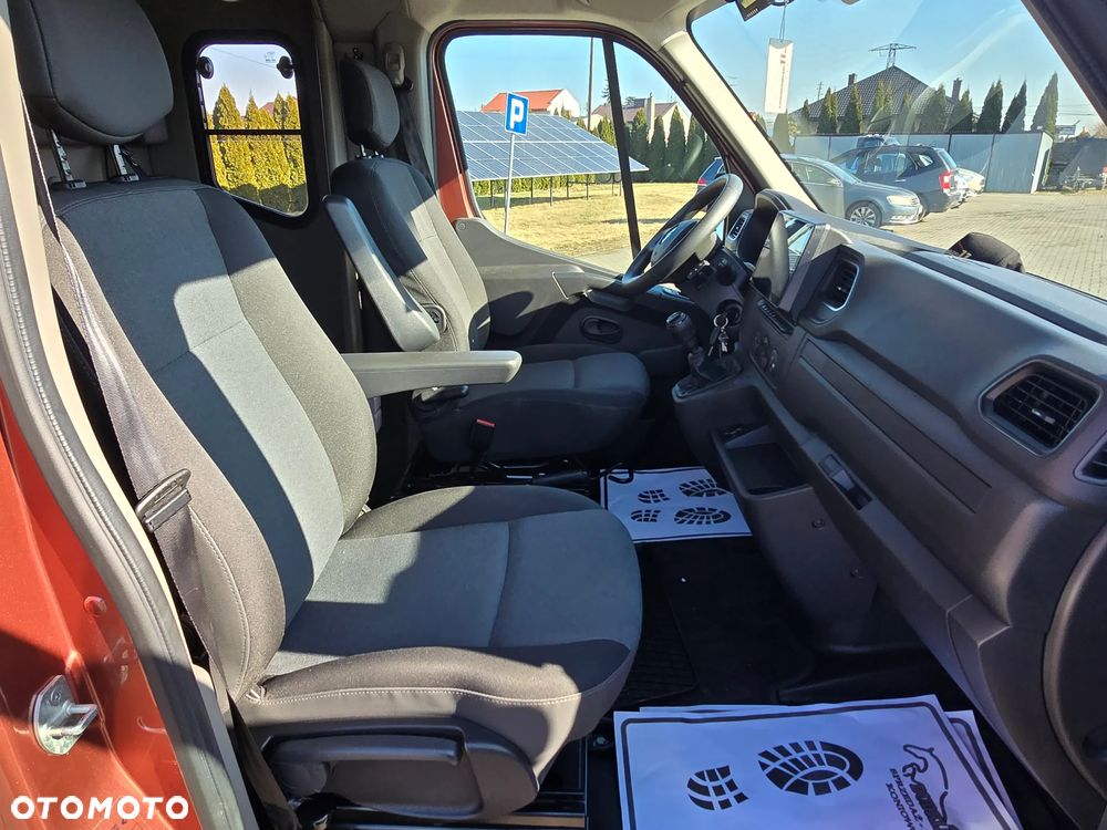 Renault Master Koniowóz - 16