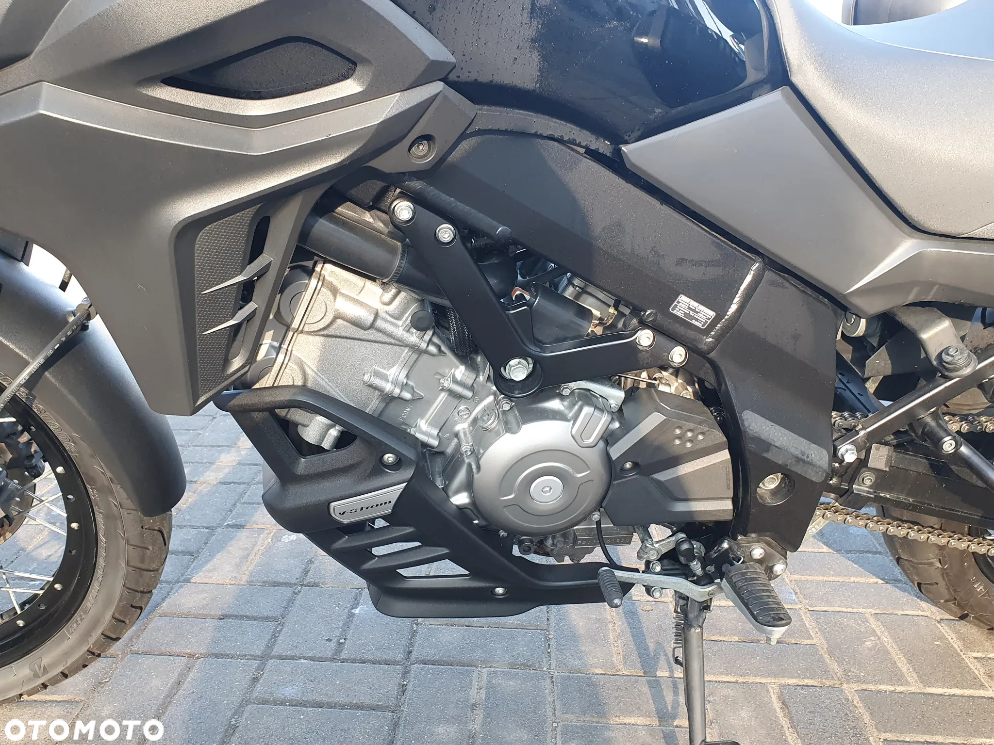 Suzuki V-STROM - 36