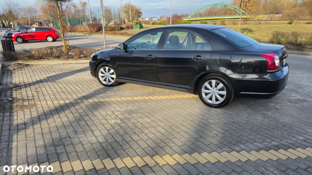 Toyota Avensis 1.8 VVT-i Luna - 8