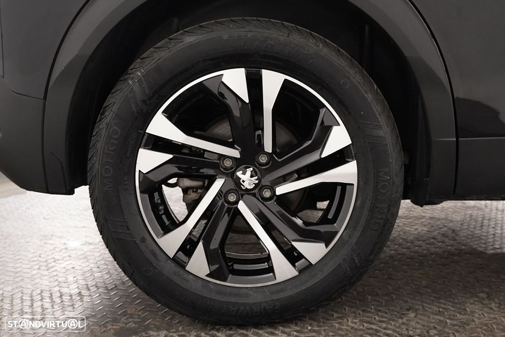 Peugeot e-2008 50 kWh GT - 5