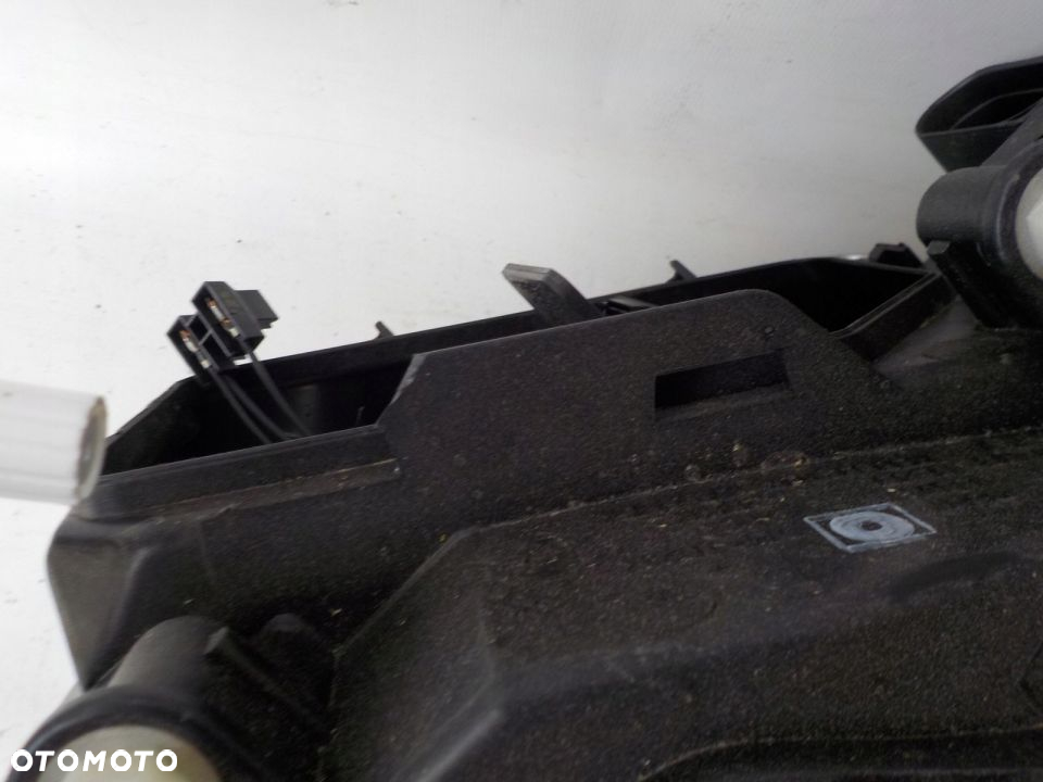 FORD FOCUS MK1 LIFT LAMPA PRZÓD PRAWA - 4