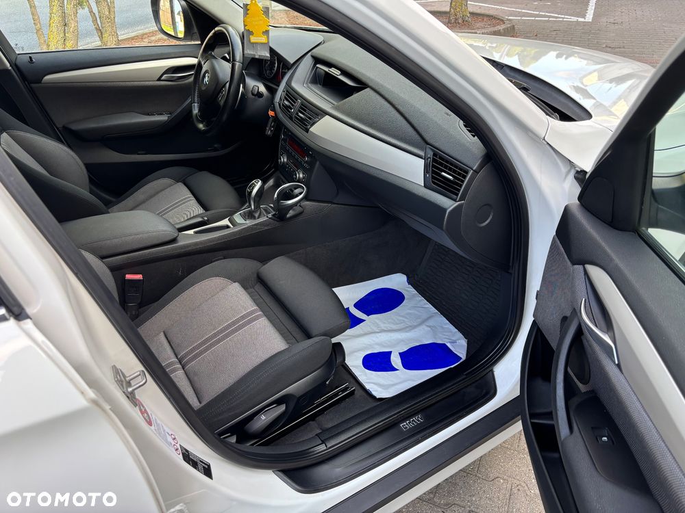 BMW X1 xDrive28i Sport Line - 17