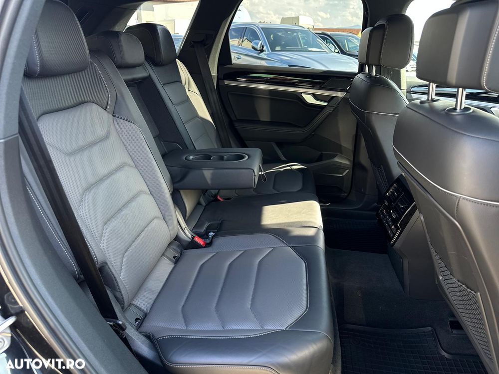 Volkswagen Touareg V6 TSI R-Style - 29