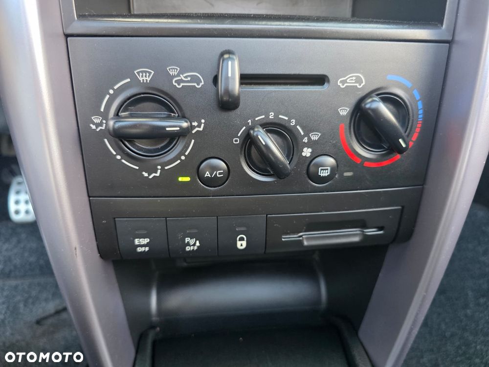 Peugeot 207 CC 1.6 Sport - 16