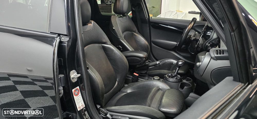 MINI 5 Portas Cooper SD Auto Desportiva - 46