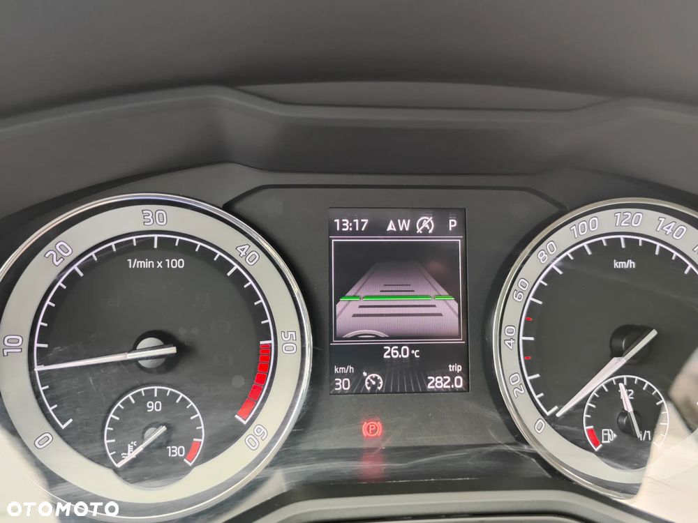 Skoda Superb 2.0 TDI L&K DSG - 25