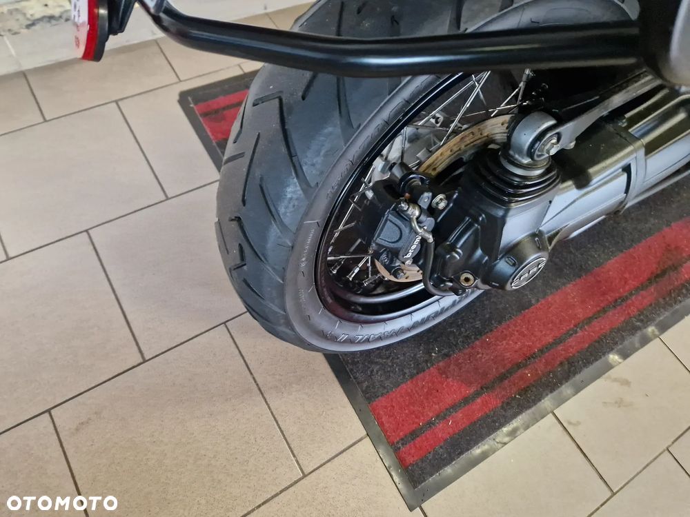 Moto Guzzi Stelvio - 19