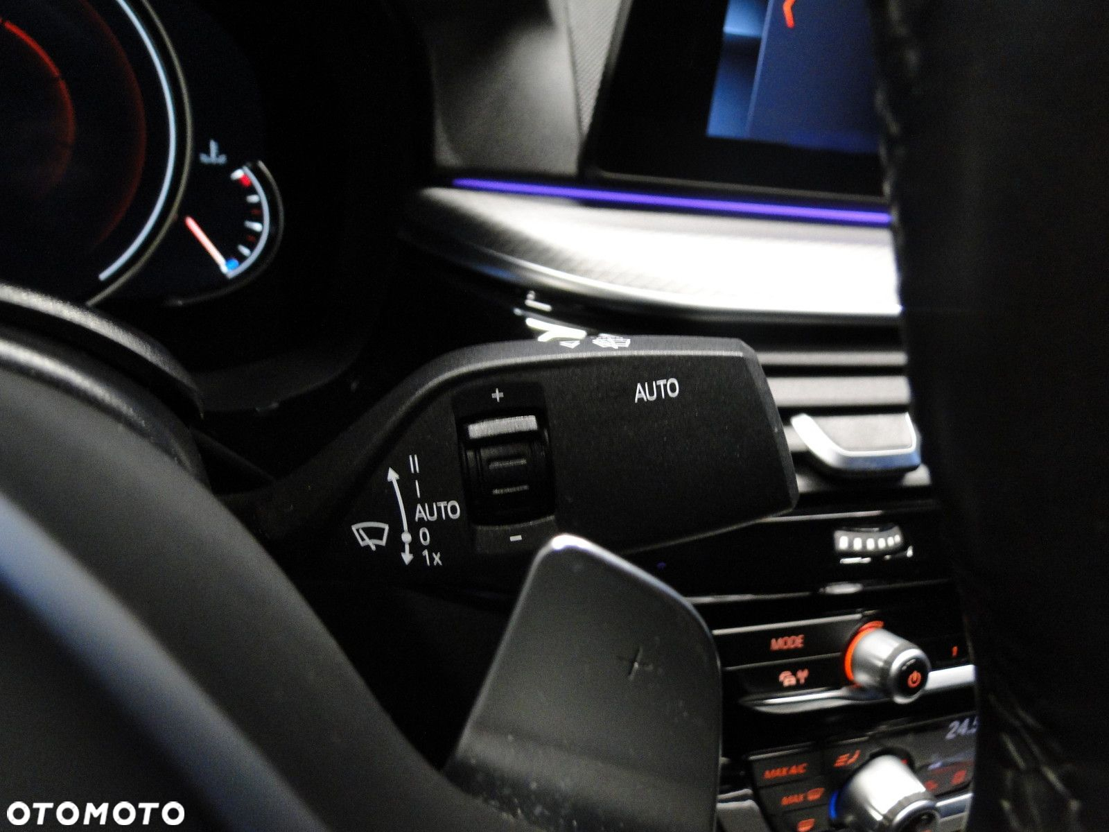 BMW Seria 5 M550d xDrive - 27