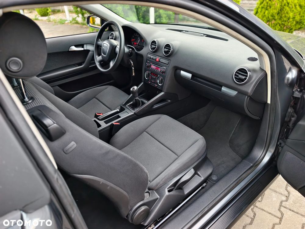 Audi A3 1.6 Attraction - 12