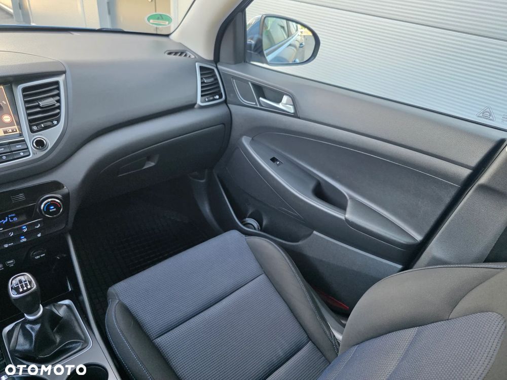 Hyundai Tucson blue 1.6 GDi 2WD Navi - 11