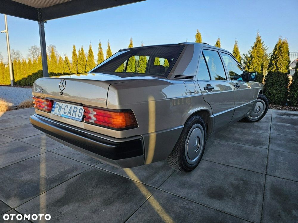 Mercedes-Benz W201 (190) - 4