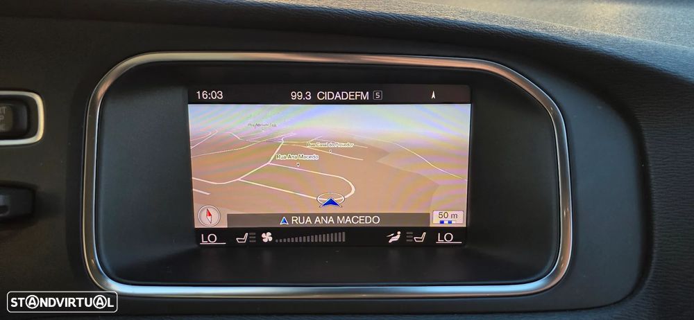 Volvo V40 Cross Country 2.0 D3 Summum - 16