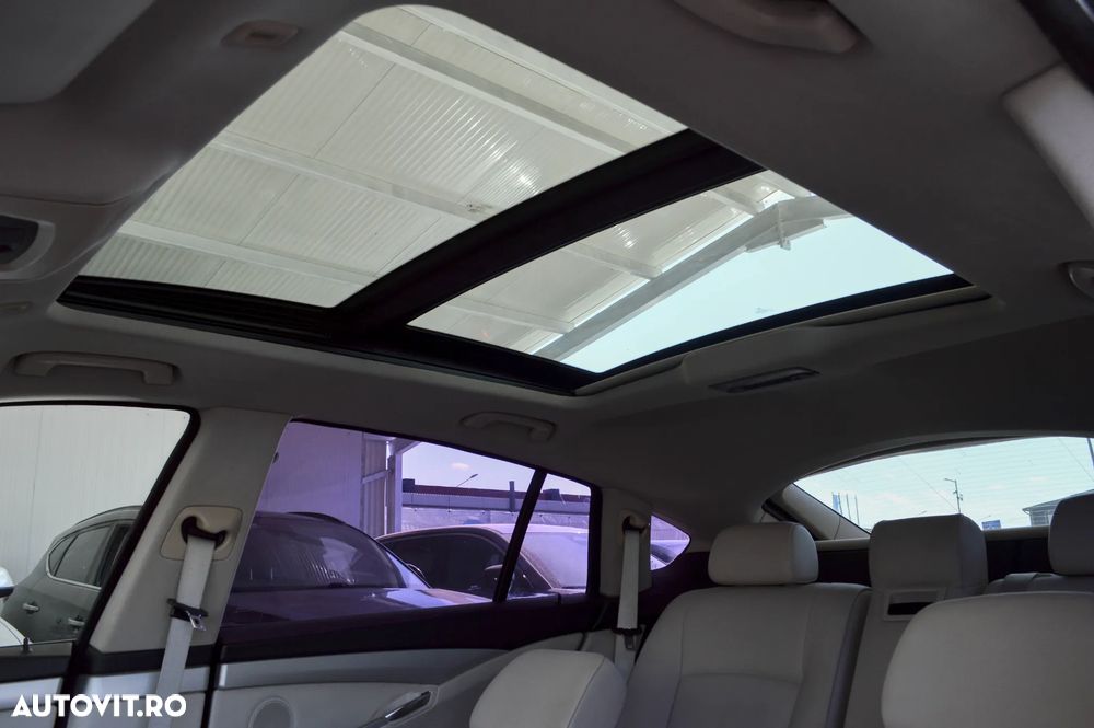 BMW Seria 5 520d Aut. Luxury Line - 31