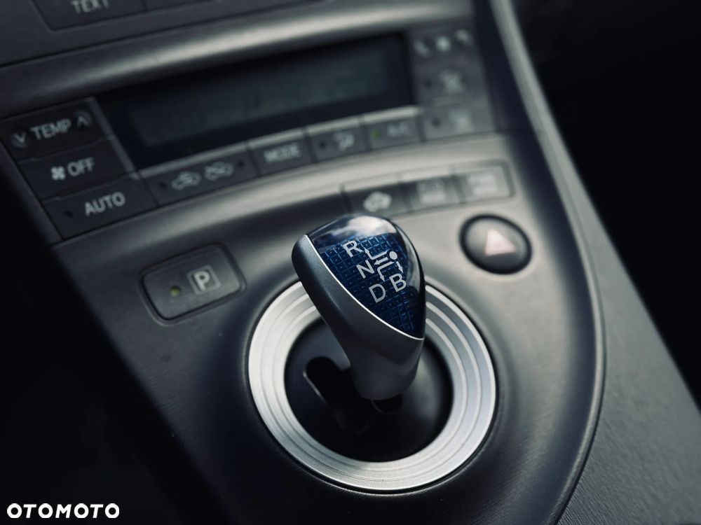 Toyota Prius (Hybrid) Comfort - 28