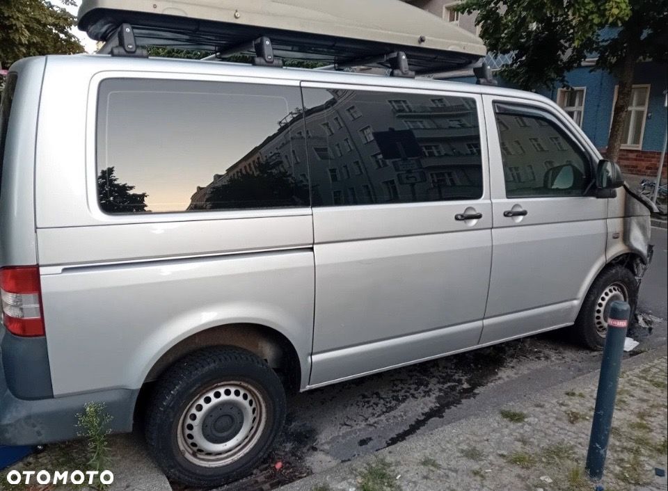 Volkswagen Multivan - 28