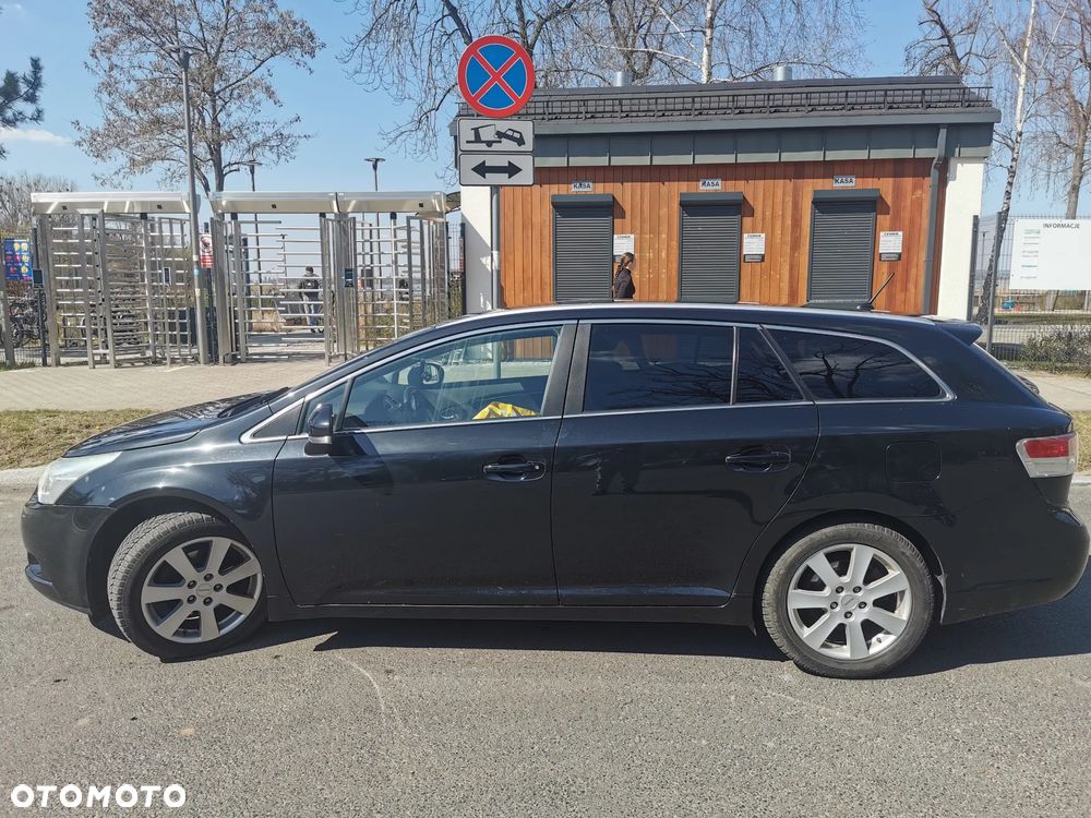 Toyota Avensis 2.0 D-4D - 27