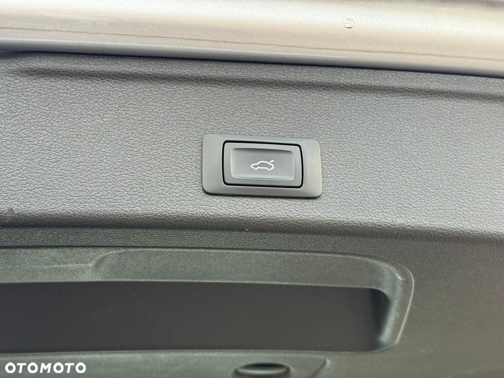 Audi A4 Avant 2.0 TDI S tronic - 34