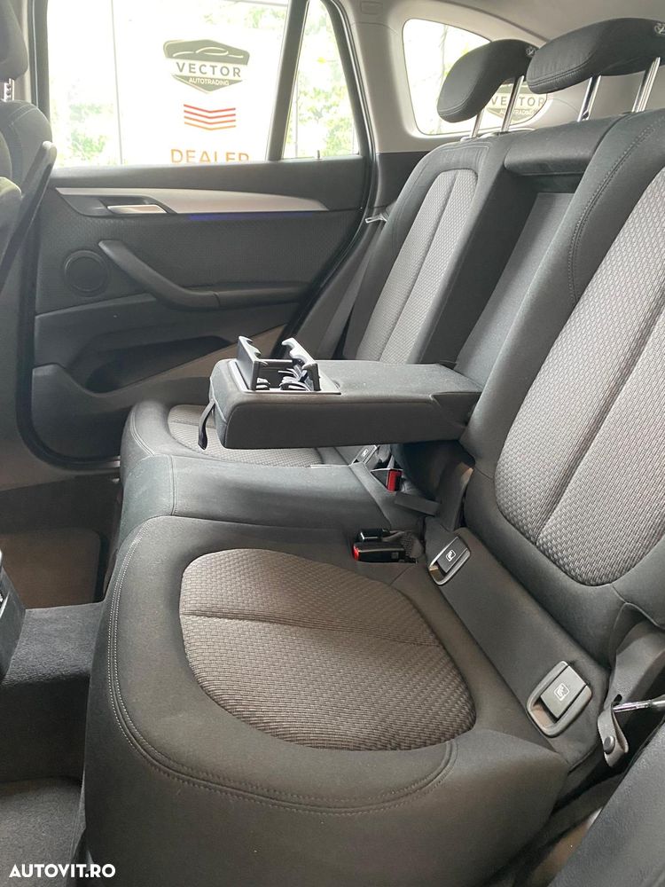 BMW X1 sDrive18d AT - 19