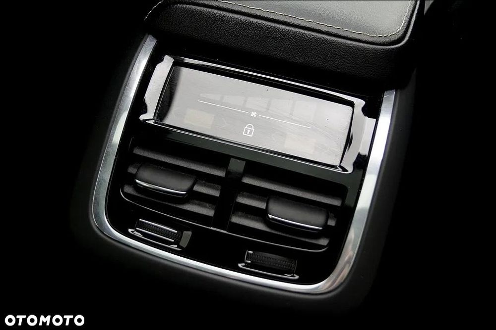 Volvo XC 60 D4 SCR AWD R-Design - 13