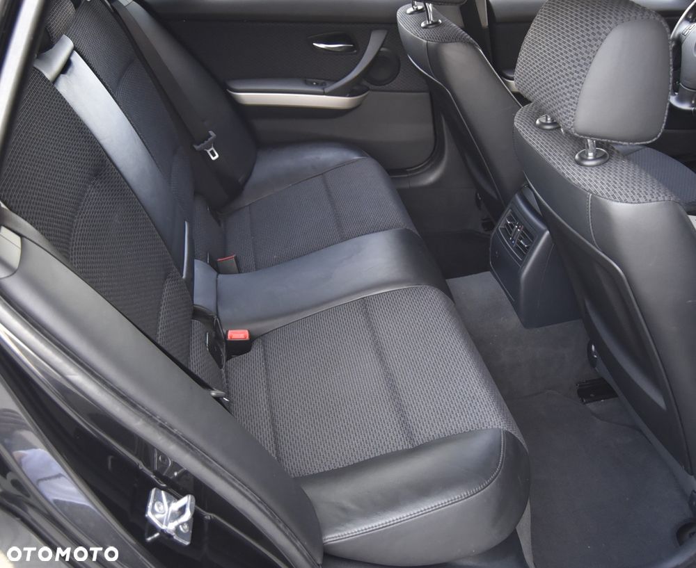 BMW Seria 3 320d xDrive DPF - 20