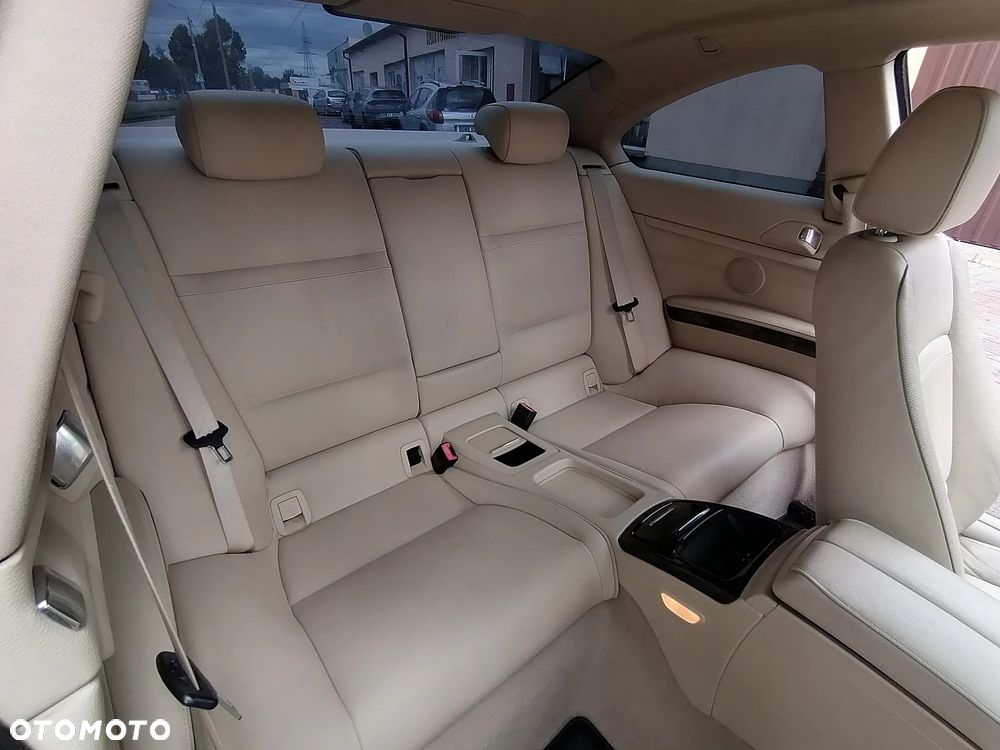 BMW Seria 3 320d Coupe - 28