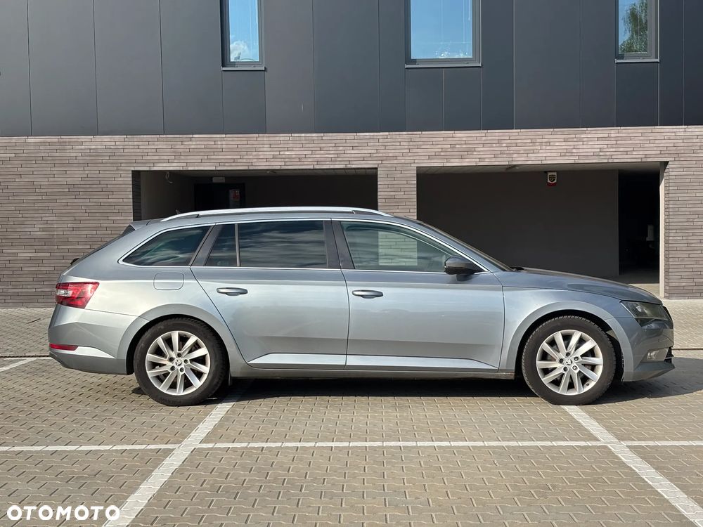 Skoda Superb 2.0 TDI Style DSG - 9