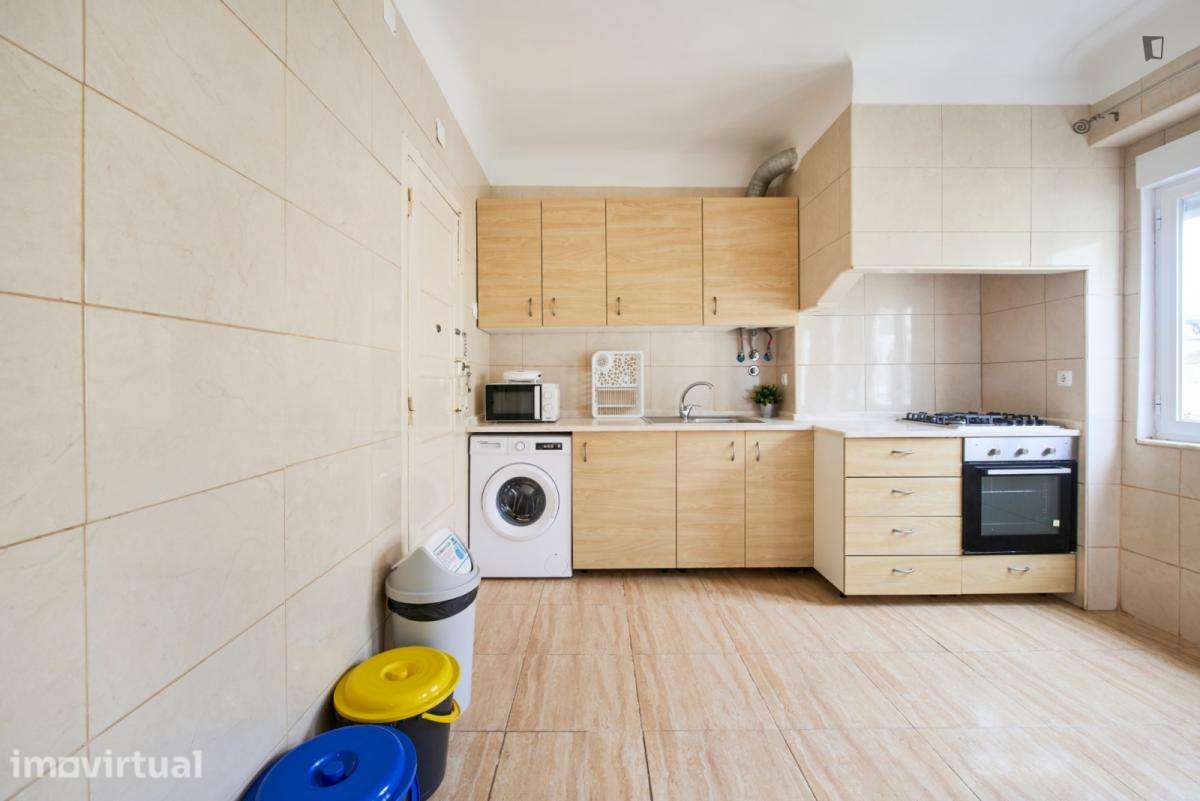 Quarto - localizado em Penha de França Lisbon - Grande imagem: 3/39