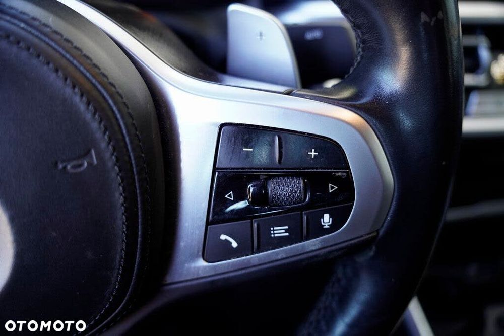 BMW Seria 3 330i M Sport - 17