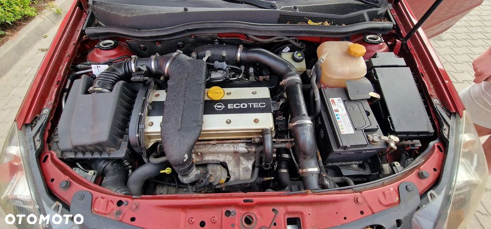 Opel Astra 2.0 Turbo Edition - 1