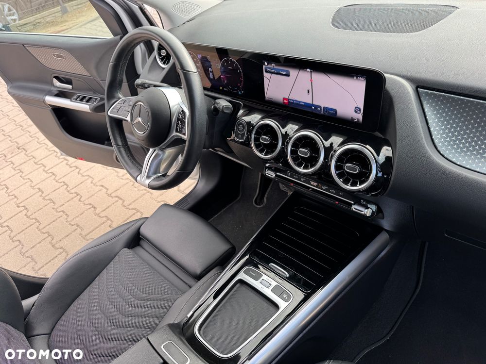 Mercedes-Benz Klasa B 180 Progressive 7G-DCT - 19