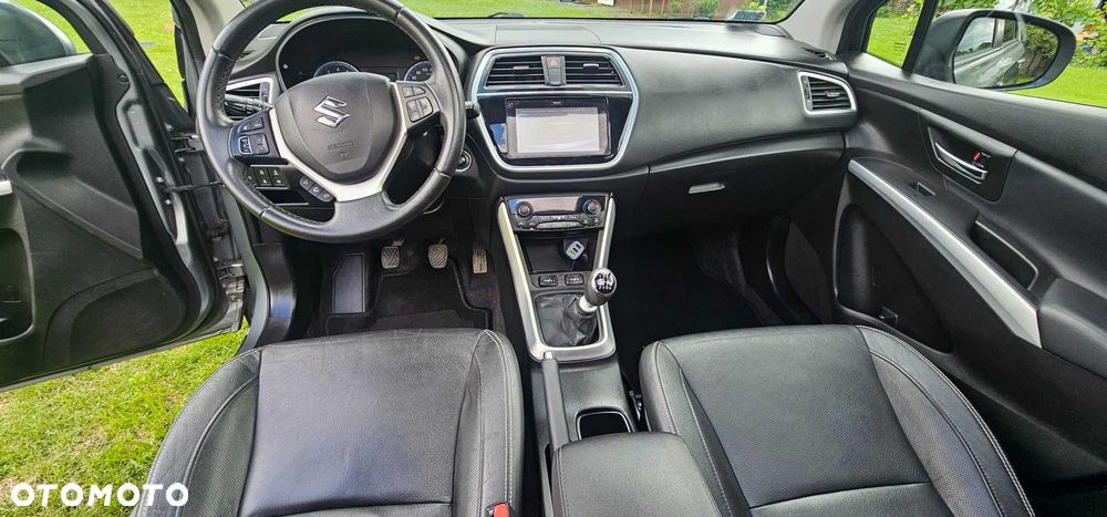 Suzuki S-Cross - 8