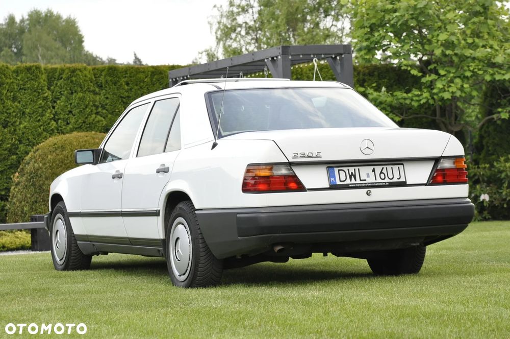 Mercedes-Benz W124 (1984-1993) - 13