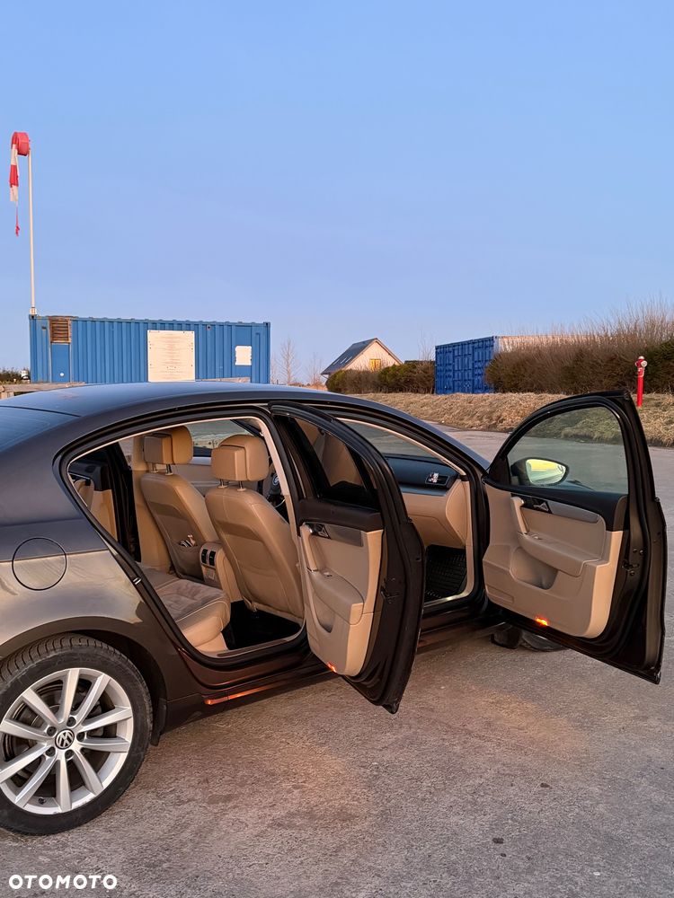 Volkswagen Passat 2.0 TSI Highline DSG - 8