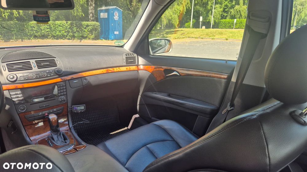 Mercedes-Benz Klasa E 240 Avantgarde - 12