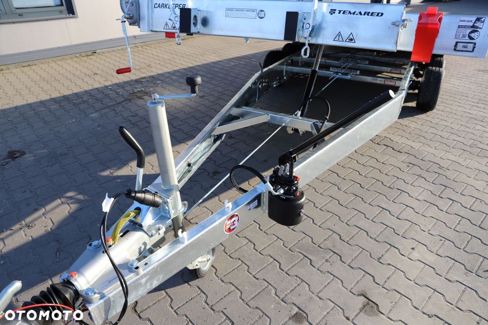 TEMARED /MARTZ CARKEEPER 5820/3 3,5T 580x207cm, Uchylna hydraulicznie , Wypełnienie blachą alu, 3 osie, DMC 3500kg ,koła 10C - 22