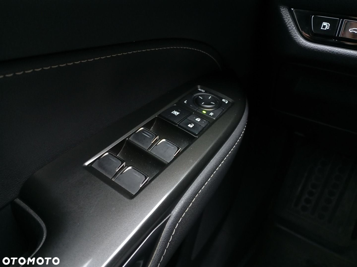 Lexus NX - 11