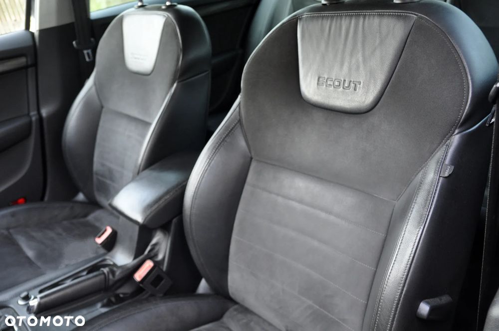 Skoda Octavia Scout 2.0 TDI 4x4 DSG - 23