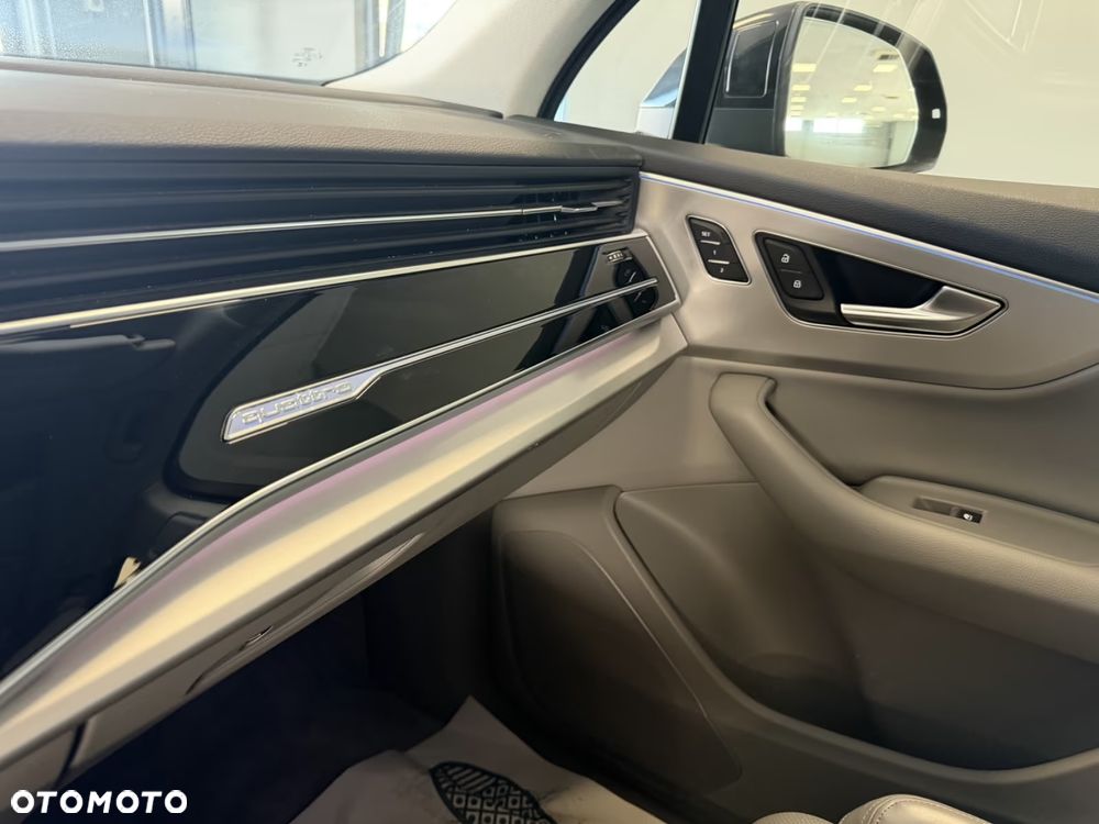 Audi Q7 55 TFSI mHEV Quattro S Line Tiptr - 17