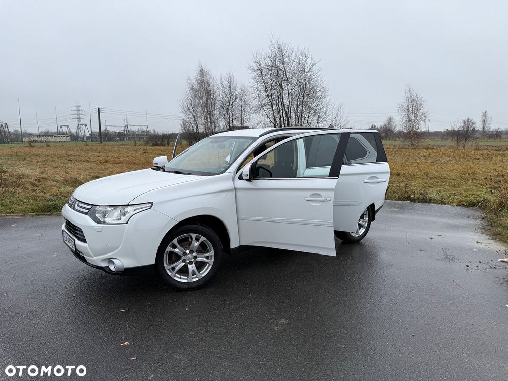 Mitsubishi Outlander 2.0 2WD - 2