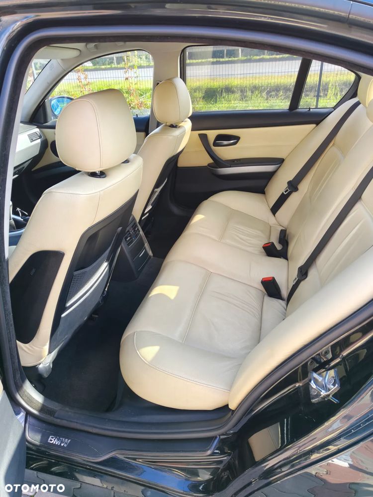 BMW Seria 3 320d - 8