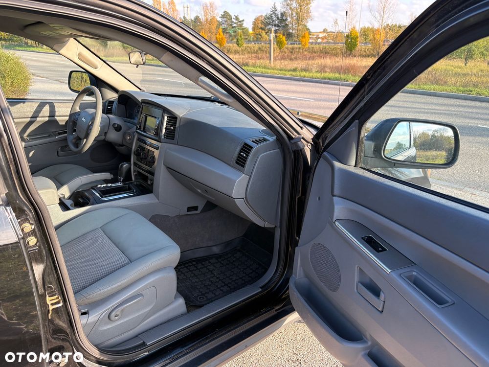 Jeep Grand Cherokee - 17