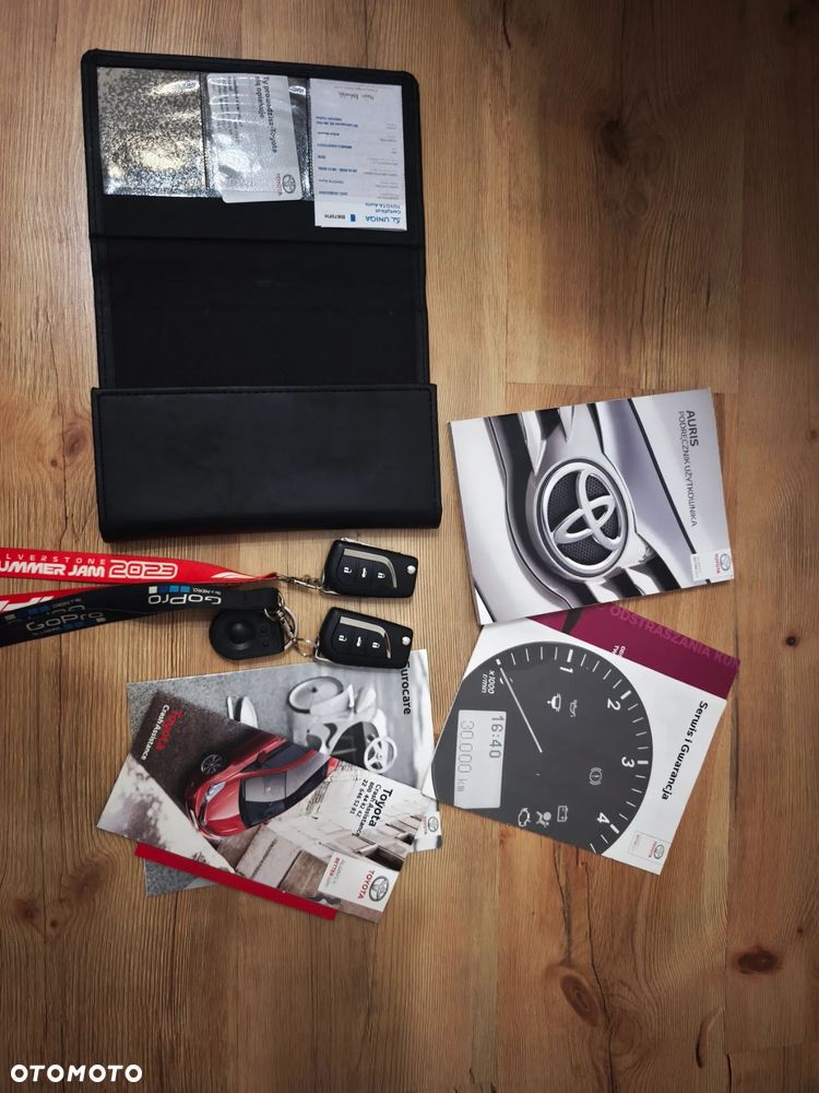 Toyota Auris 1.6 Premium - 21