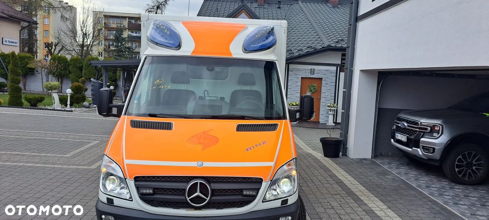 Mercedes-Benz 519 - 4