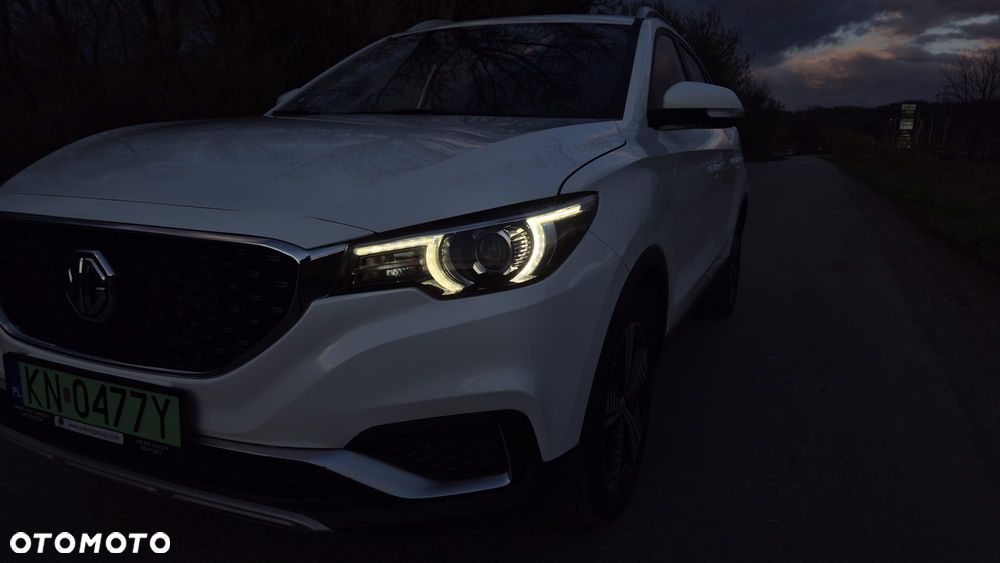 MG ZS - 17