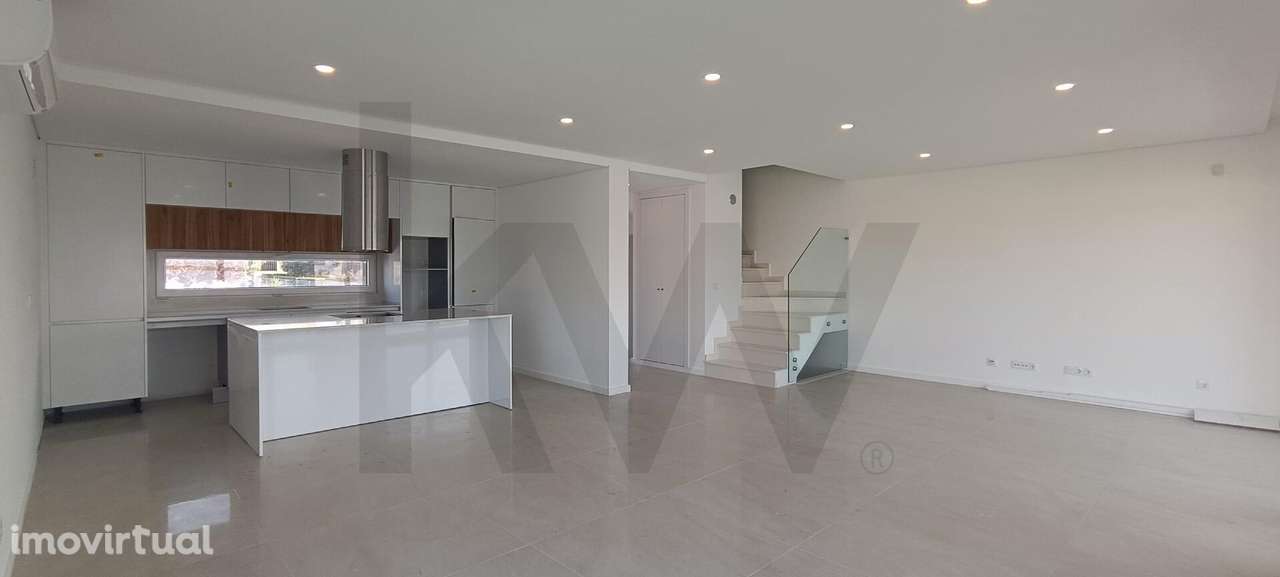 Moradia T3 + 1 Moderna com Piscina e Jardim – Charneca da Caparica - Grande imagem: 2/60